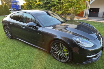 Porsche Panamera 4 E-Hybrid 10 Years Edition
